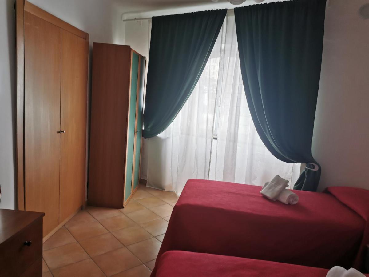 Residence La Lanterna Gênes Extérieur photo