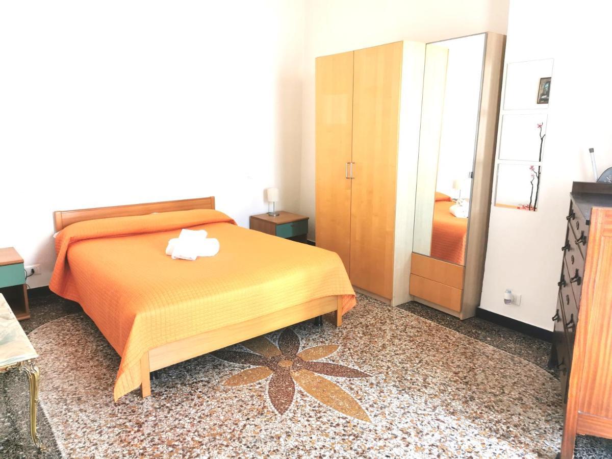 Residence La Lanterna Gênes Extérieur photo